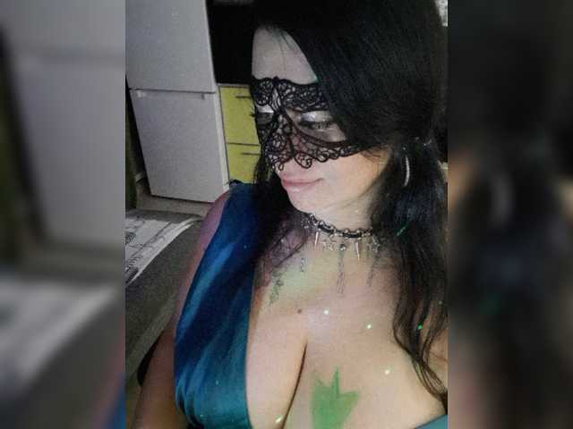 Nikoletta25 live cam on BongaCams
