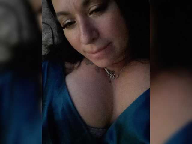 Nikoletta25, live now on BongaCams