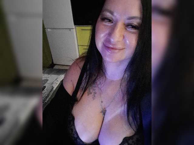 Nikoletta25