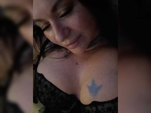 Nikoletta25, en directo ahora en BongaCams