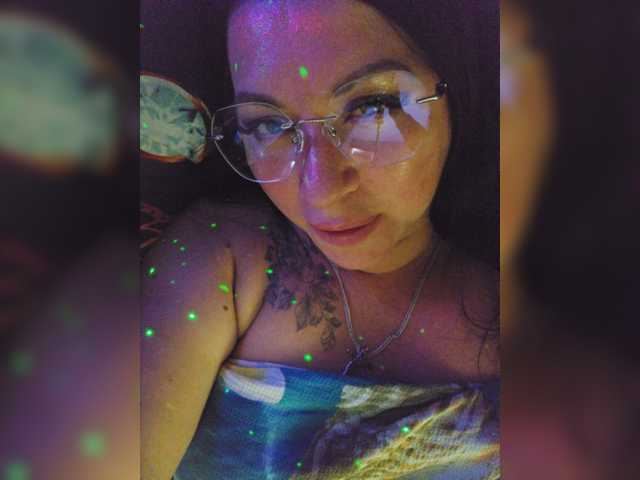 Nikoletta25 live webcam show