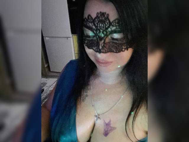 Nikoletta25 live cam on BongaCams