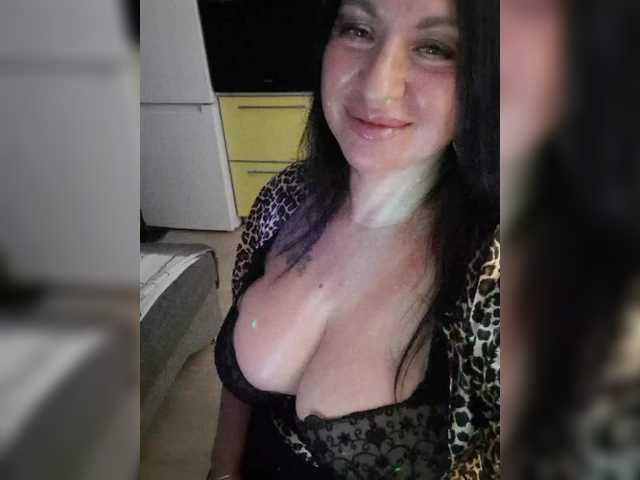 Nikoletta25 live cam on BongaCams