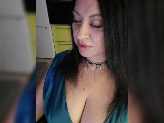 Nikoletta25 live cam on BongaCams