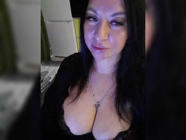 Nikoletta25 live cam preview