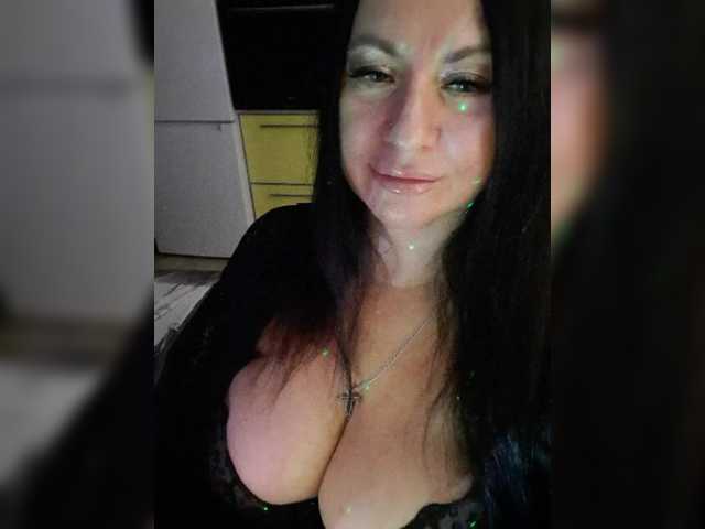 Nikoletta25