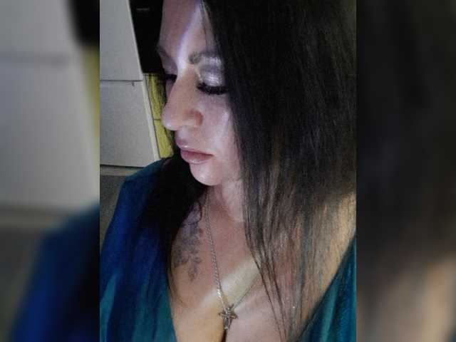 Nikoletta25, en vivo ahora en BongaCams