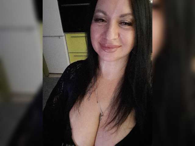 Nikoletta25 live cam on BongaCams