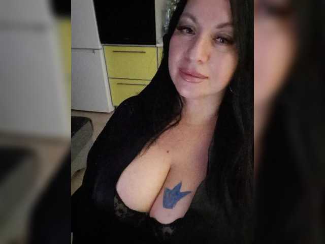 Nikoletta25