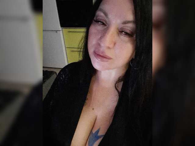 Nikoletta25