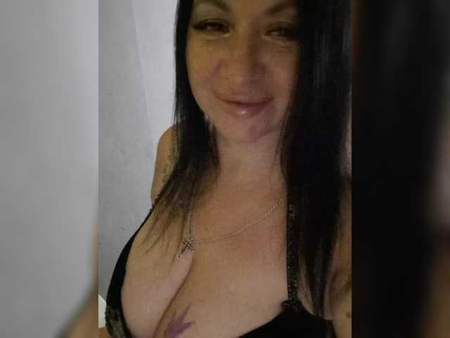 Nikoletta25