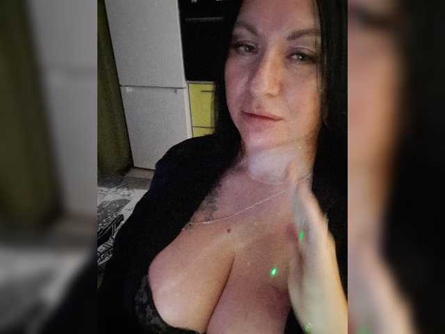 Nikoletta25 live cam on BongaCams