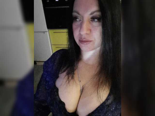Nikoletta25 live cam on BongaCams