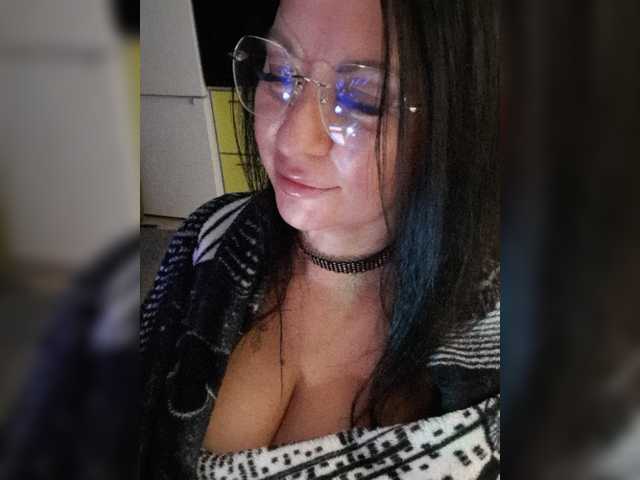 Nikoletta25, live now on BongaCams