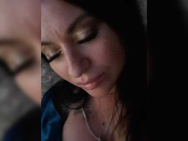 Nikoletta25 live cam