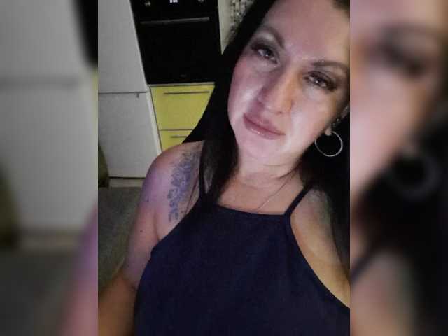 Nikoletta25 live cam on BongaCams