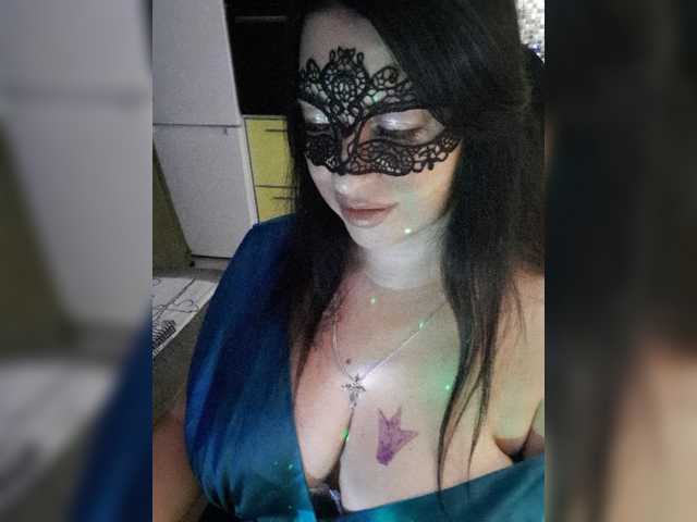 Nikoletta25 live cam on BongaCams