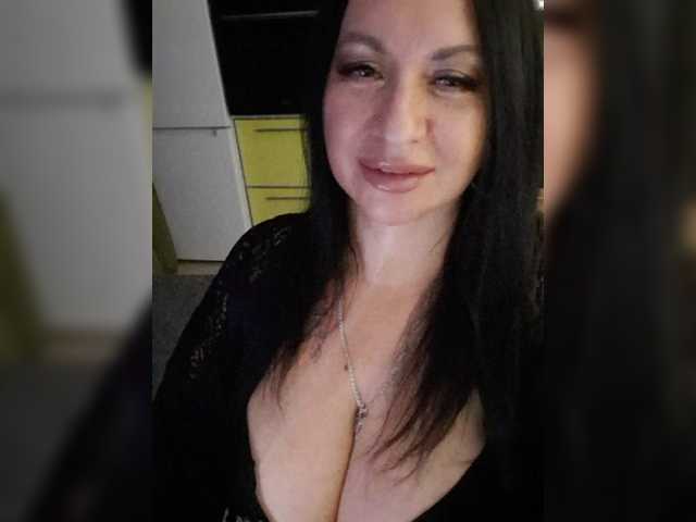 Nikoletta25