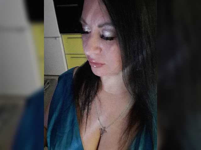 Nikoletta25, en directo ahora en BongaCams