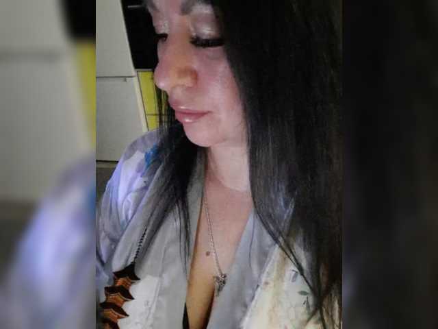 Nikoletta25 live cam preview