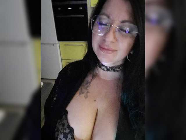 Nikoletta25