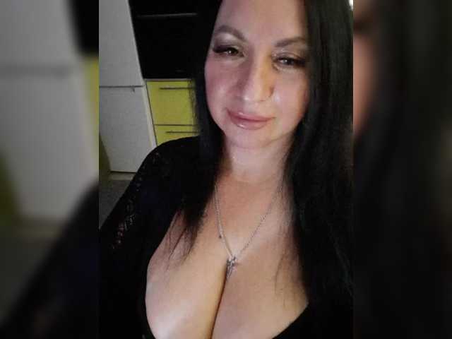 Nikoletta25