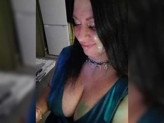 Nikoletta25 live cam on BongaCams