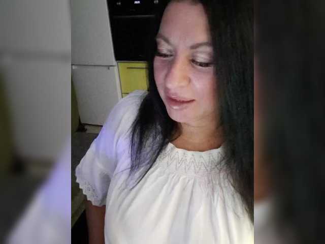 Nikoletta25