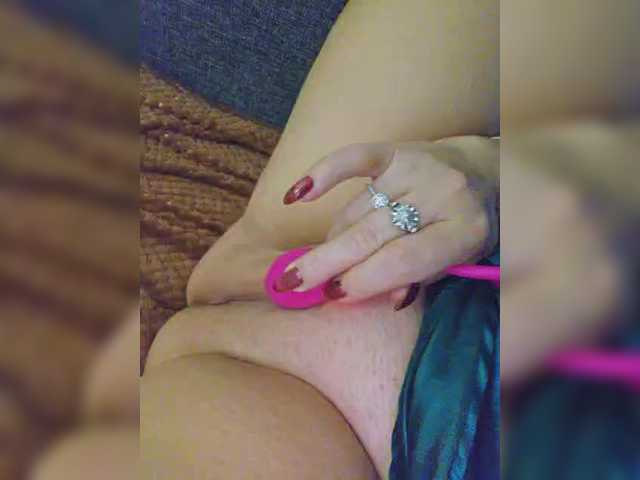 Nikoletta25's BongaCams show and profile