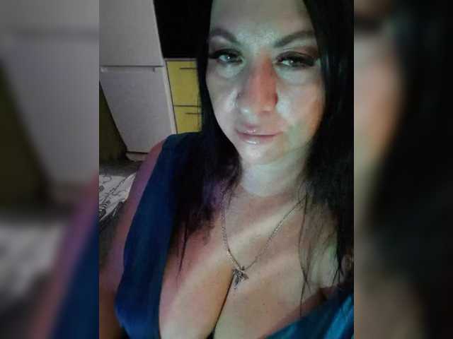 Nikoletta25