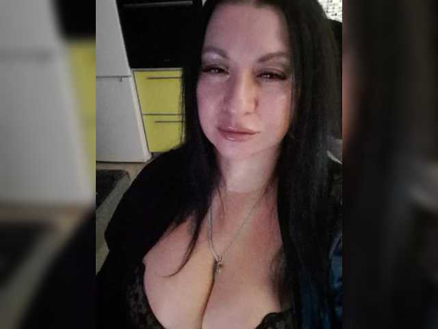 Nikoletta25 live cam on BongaCams