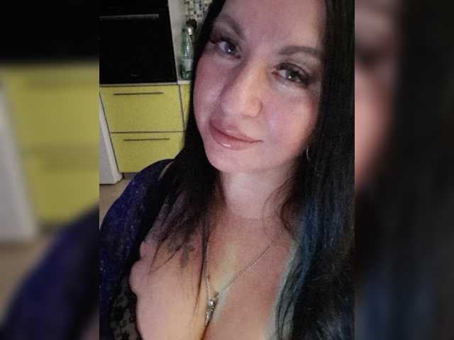 Nikoletta25 live cam on BongaCams