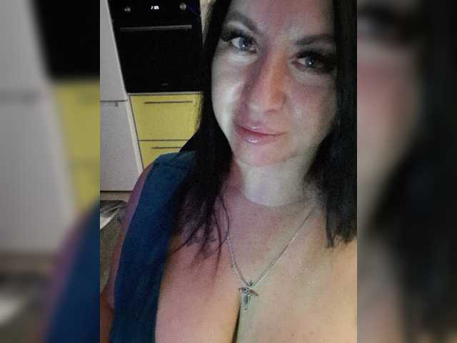 Nikoletta25