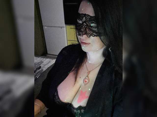 Nikoletta25 live cam on BongaCams