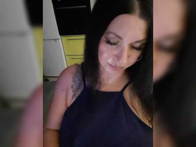 Nikoletta25 live cam on BongaCams
