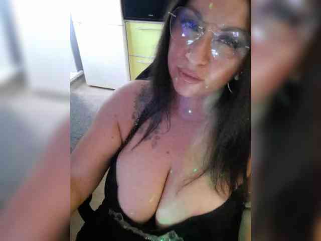 Nikoletta25 webcam