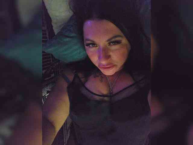 Nikoletta25 webcam