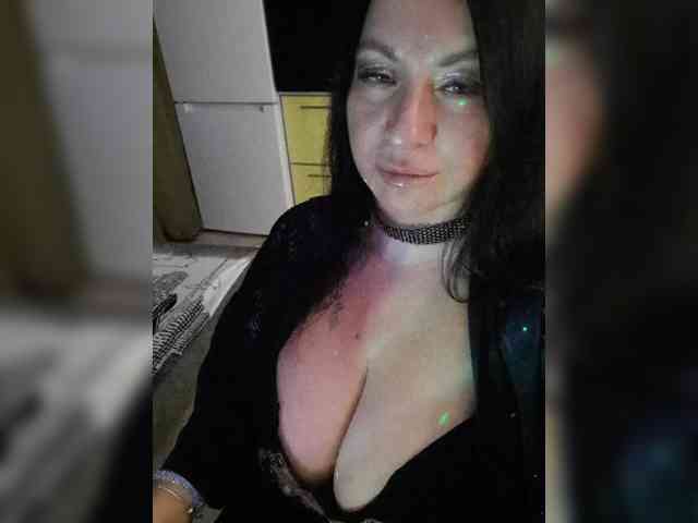 Nikoletta25