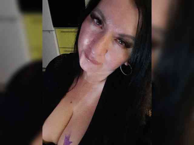 Nikoletta25 webcam