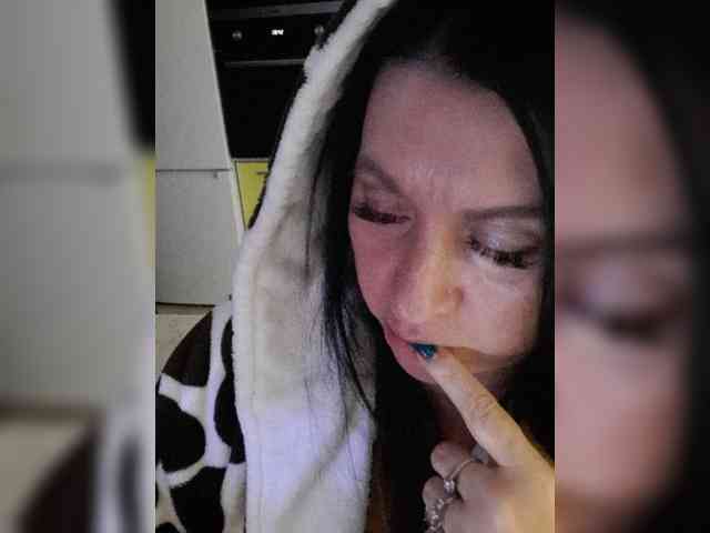 Nikoletta25 webcam