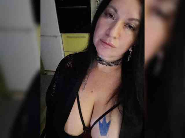 Nikoletta25 webcam