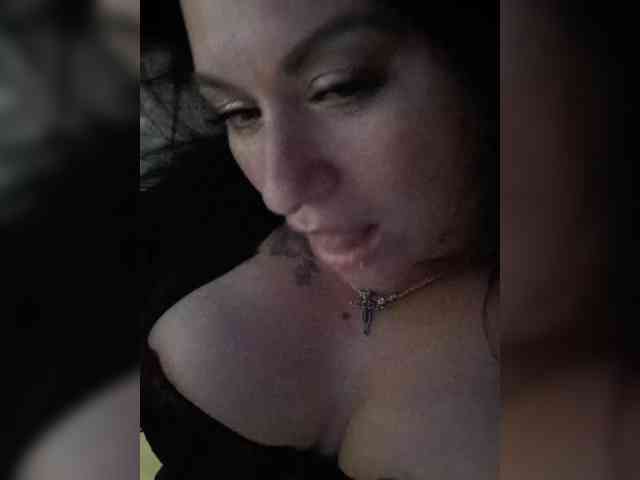 Nikoletta25 webcam