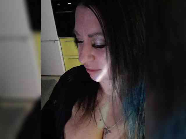 Nikoletta25 webcam