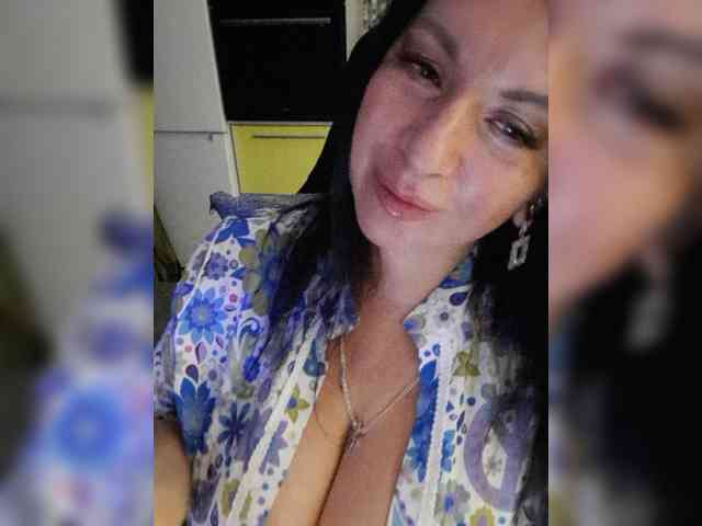 Nikoletta25 webcam