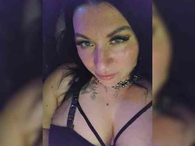 Nikoletta25 webcam