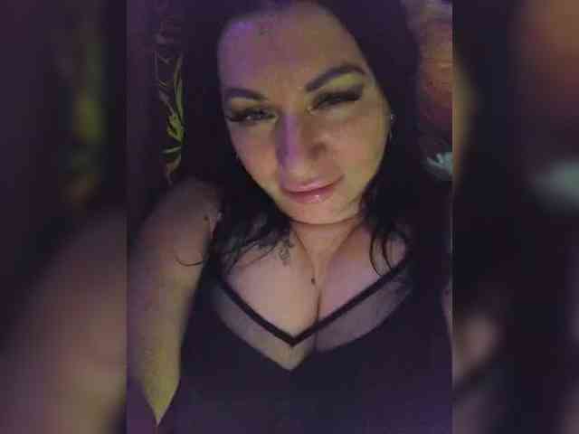 Nikoletta25