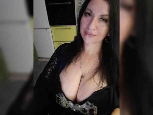 Nikoletta25 webcam