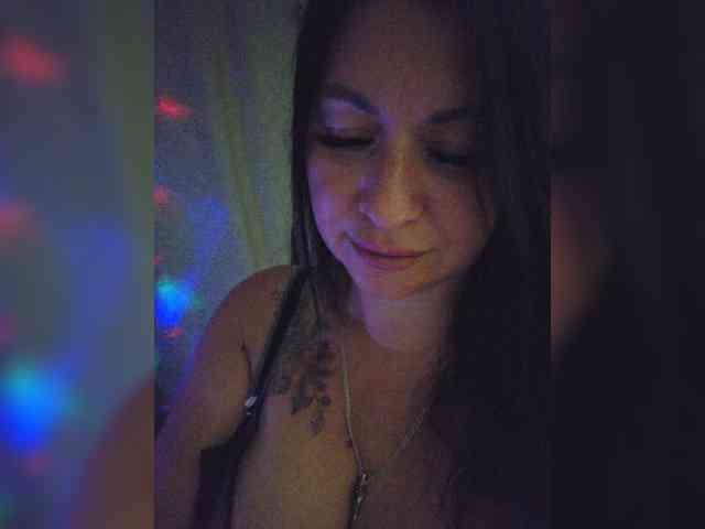 Nikoletta25 webcam