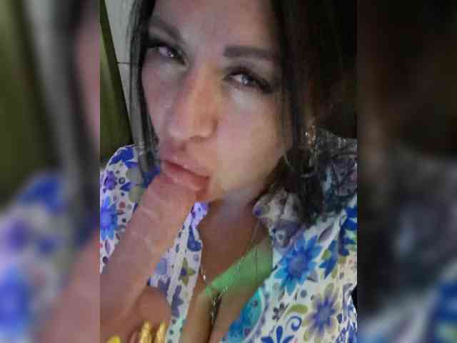 Nikoletta25 webcam