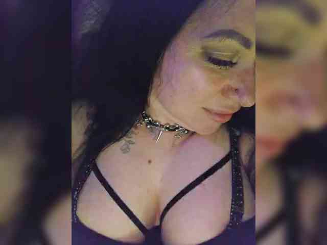 Nikoletta25 webcam